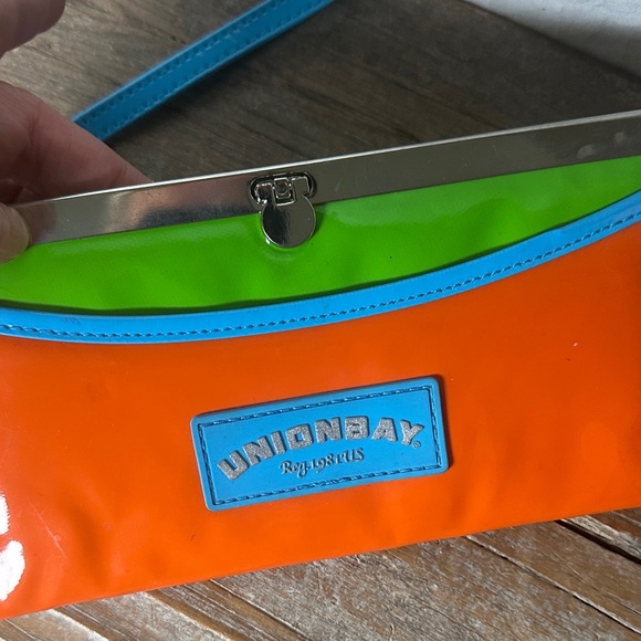 UNIONBAY Orange and Green Clutch with Blue Strap - Picture 5 of 5